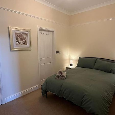 Thurnams House, Ground Floor Apt คาร์ลไอเอิล ภายนอก รูปภาพ